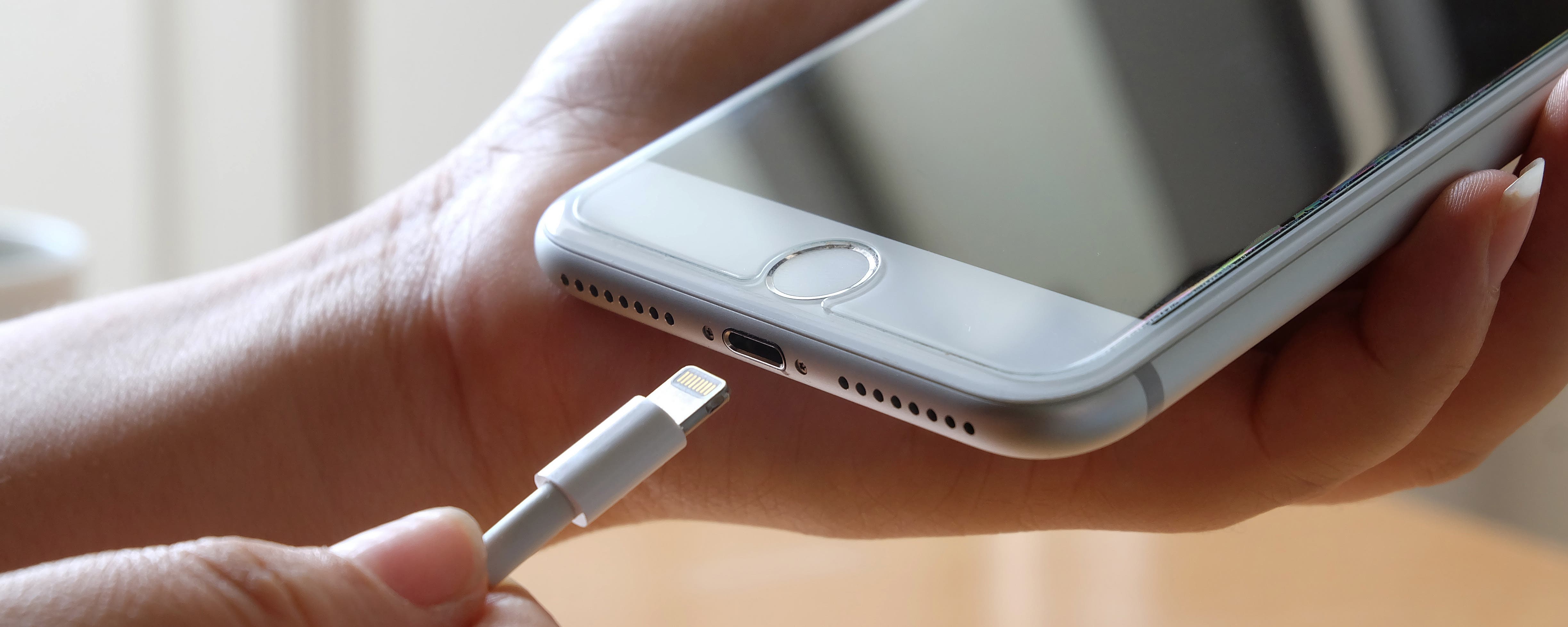 How To Tell If Your IPhone Is Charging When It s On Or Off