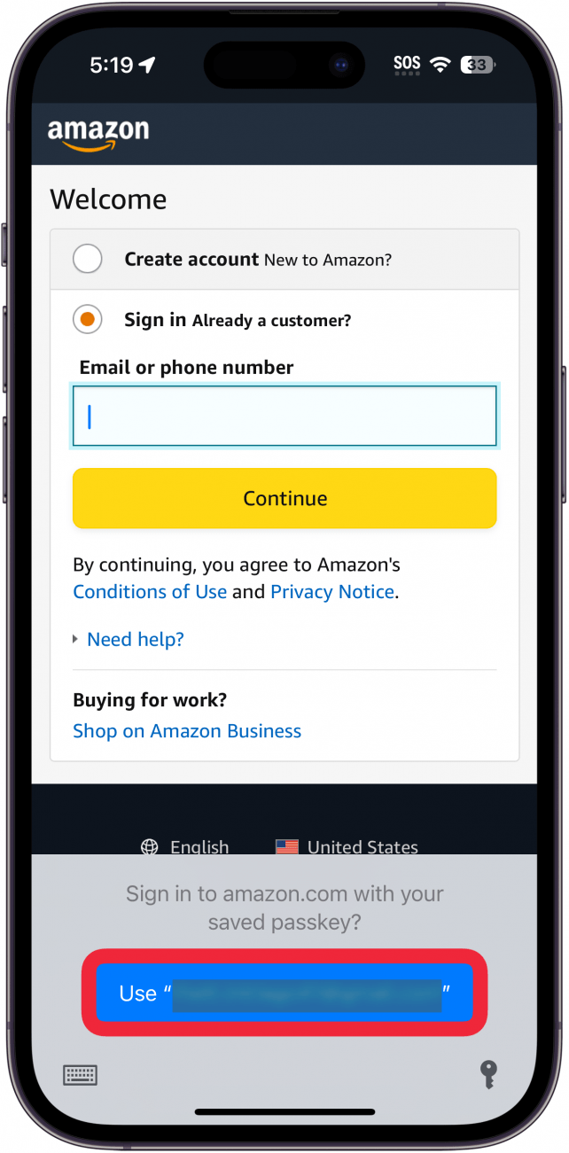 amazon login in page open in safari with Sign in to [website.com] with your saved passkey button circled in red