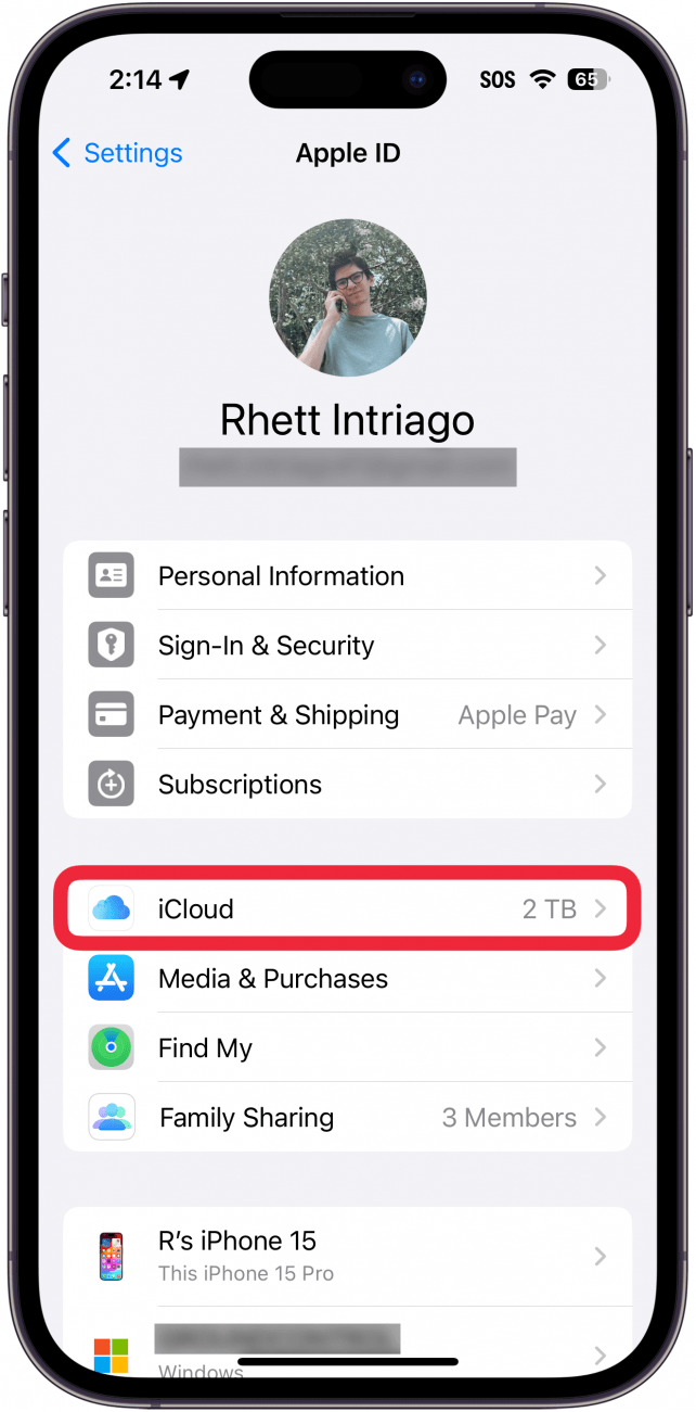 iphone apple id settings with a red box around icloud