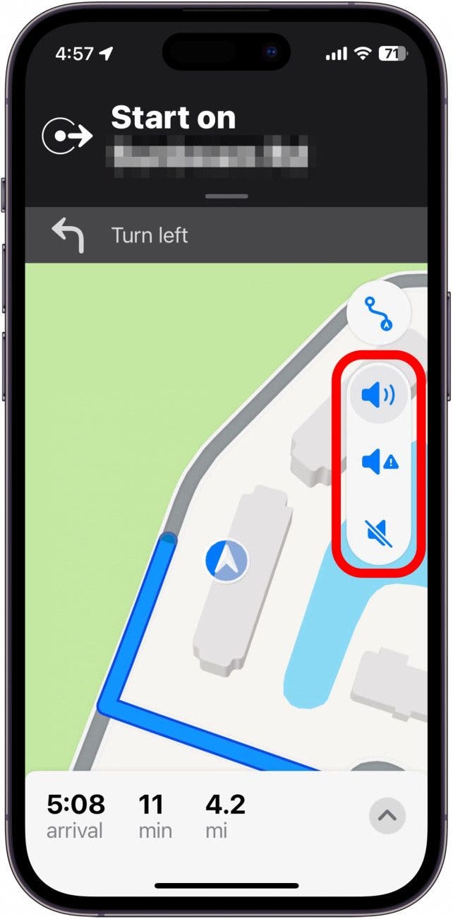 apple maps with red box around different voice options (on, alerts only, and off)