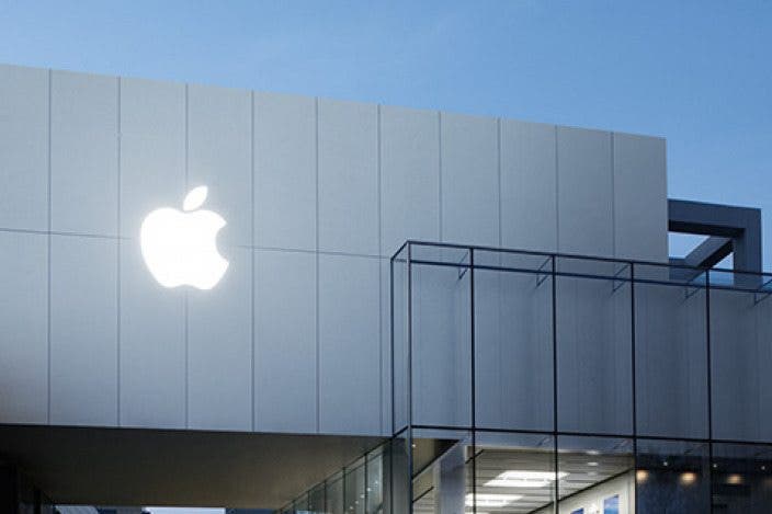 Apple Reclaims Title of World’s Most Valuable Company