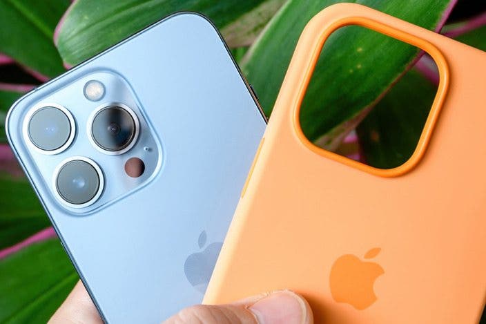 Answered: Does the iPhone Need a Case?