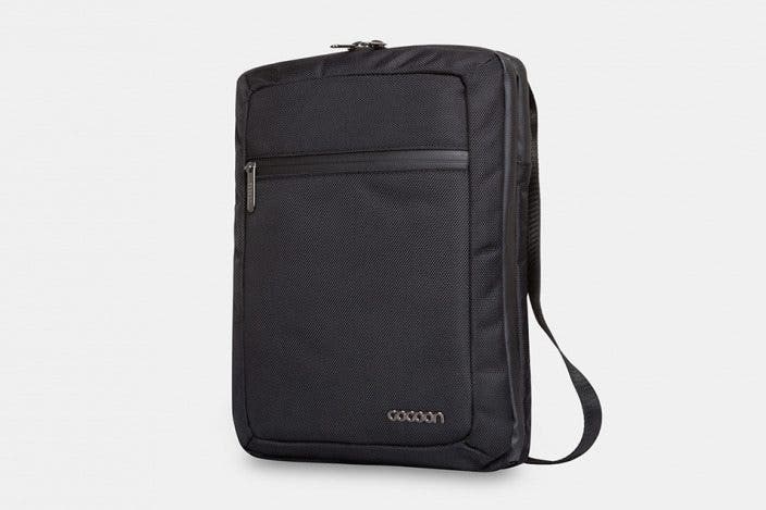 Best iPad Bags: Slim XS Tablet Messenger Sling Review