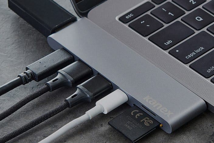 Review: iAdapt 7-in-1 Multiport USB-C Hub with Card Reader for MacBook Pro