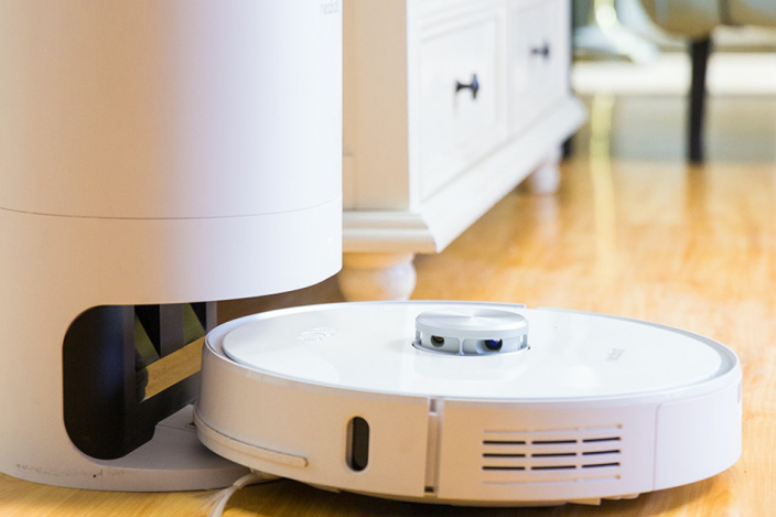 Review: Neabot NoMo Robot Vacuum with Self-Emptying Dustbin