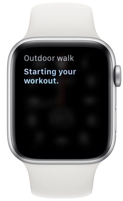 apple watch screenshot demonstrating how to ask siri to start a specific workout