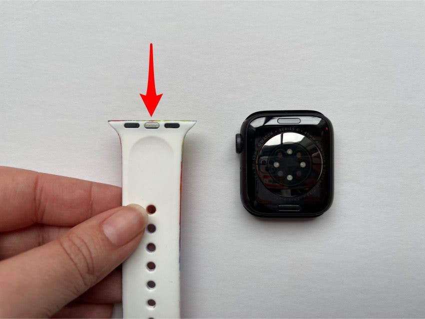 How to remove iphone best sale watch strap